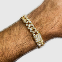 Load image into Gallery viewer, Iced Prong Link Bracelet (Gold) 12mm
