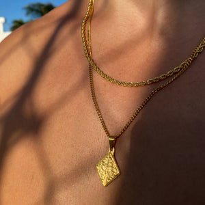 Palms Pendant (Gold)